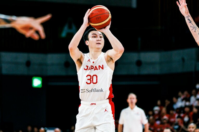 昨年のW杯では一時得意のシュートで「スランプ」も経験したという富永啓生。パリ五輪で輝きを放つことはできるだろうか？ ／ photograph by Kiichi Matsumoto