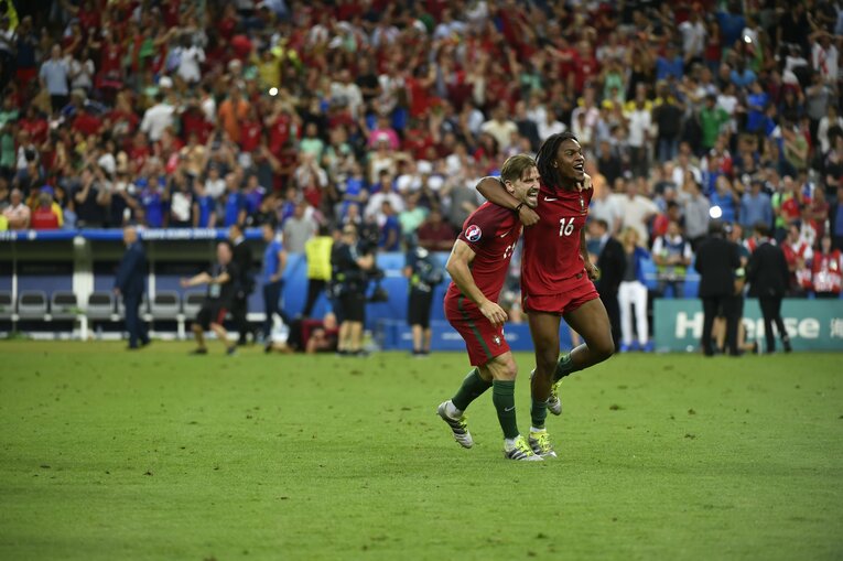 優勝に大喜びするレナト・サンチェス©TakuyaSugiyama