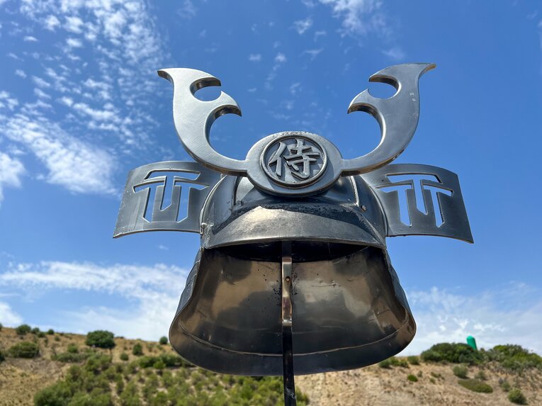 ヘレスサーキットのペドロサのモニュメントの兜の部分　©Satoshi Endo