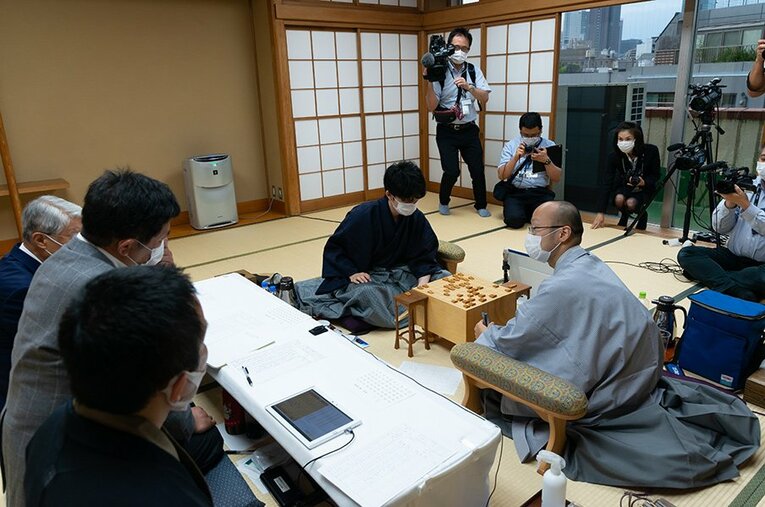 渡辺明vs.藤井聡太／棋聖戦 ／ photograph by 日本将棋連盟