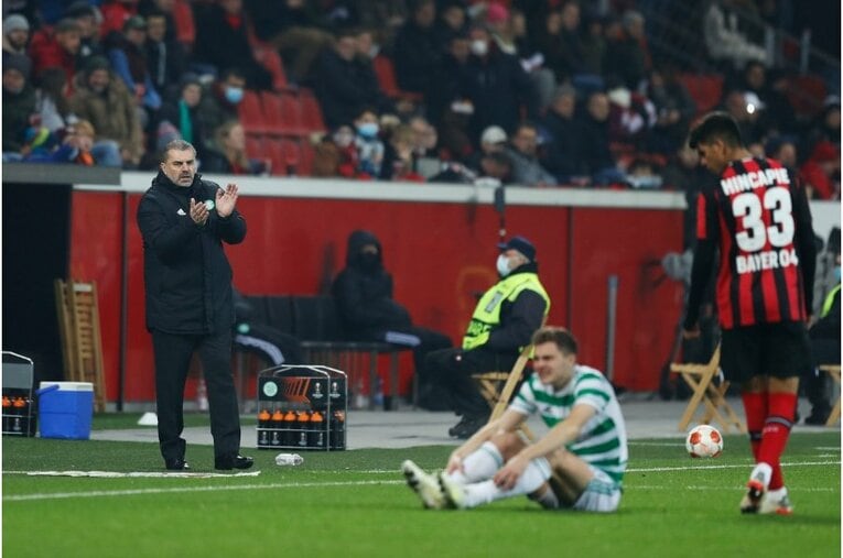 古橋亨梧のスパイクに「日の丸とKyogo」 セルティックでの絶好調ぶりを撮って体感した“スピードと日本代表での期待”(30)