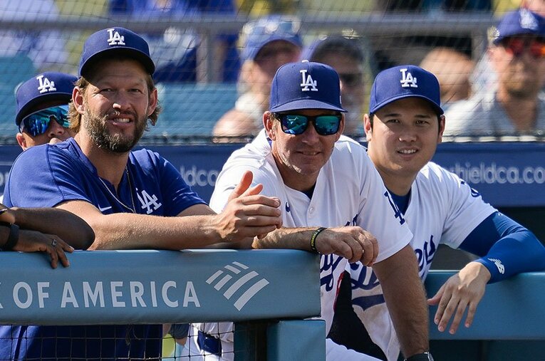 ドジャースのレジェンド左腕カーショーも、ワールドシリーズMVPフリーマンも大谷翔平の力を認めている ／ photograph by Nanae Suzuki