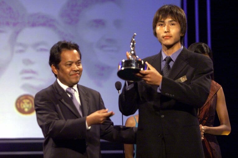 2001年5月には、アジアサッカー連盟の2000年最優秀若手選手に選出された　©Getty Images