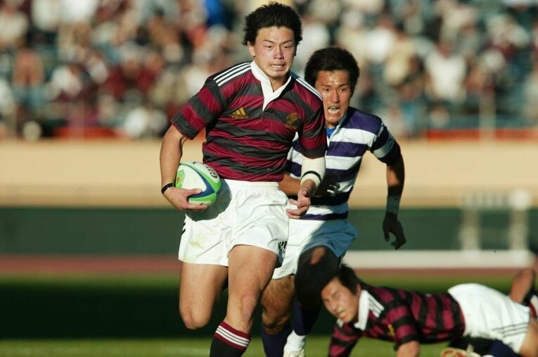 2004年、1年生で早明戦に出場した五郎丸。在学中は早明戦で無敗、大学選手権でも3年時を除いて3回優勝した ／ photograph by AFLO