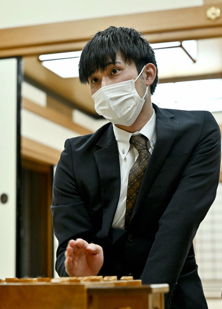 編入試験第1局後の小山さん（代表撮影）　©JIJI PRESS