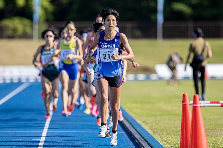 東京五輪8月7日に行われる陸上女子10000mに出場する新谷仁美 ／ photograph by Takeshi Nishimoto