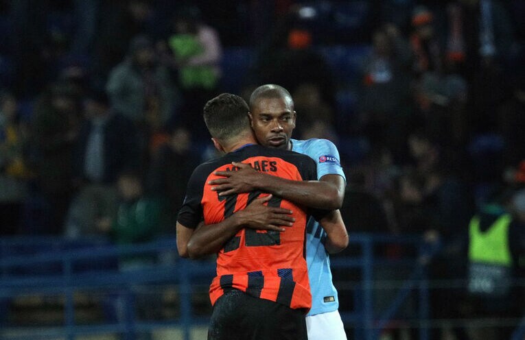 2018年、シャフタールと対戦した際のフェルナンジーニョ　©Getty Images