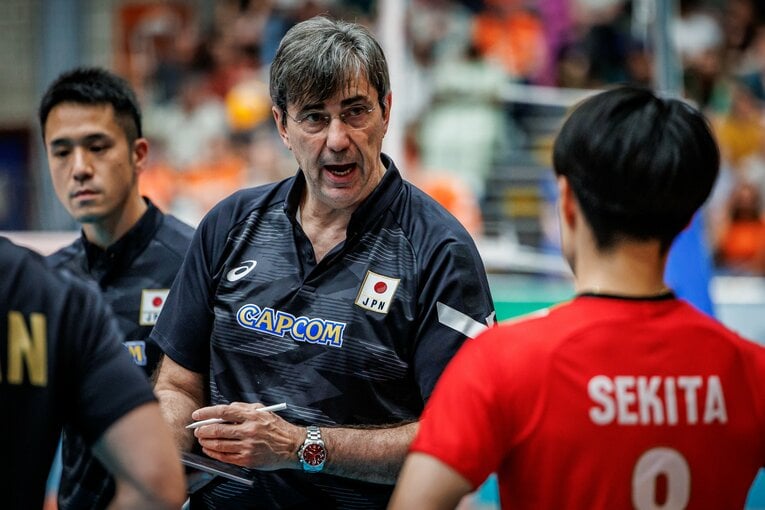 フィリップ・ブラン監督体制となった2022年からコーチとしてチームを支えた　©︎Pim Waslander/Soccrates/Getty Images