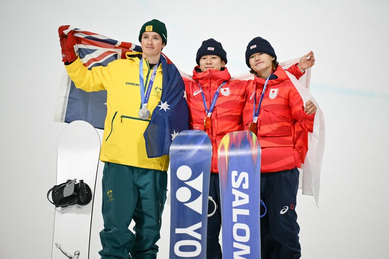 メダリスト撮影！　©Nanae Suzuki/JMPA