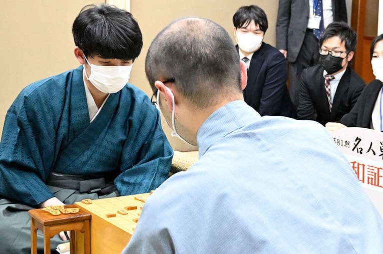 名人戦第5局の感想戦。副立会人の高見泰地七段、戸辺誠七段らが見た“その後の情景”とは ／ photograph by Keiji Ishikawa