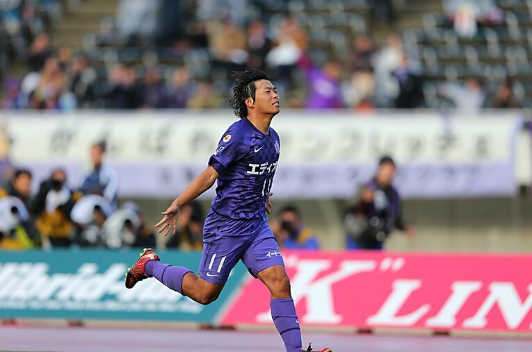 2012年、リーグ初優勝を決めたセレッソ大阪戦でもゴールを奪った佐藤寿人 ／ photograph by J.LEAGUE