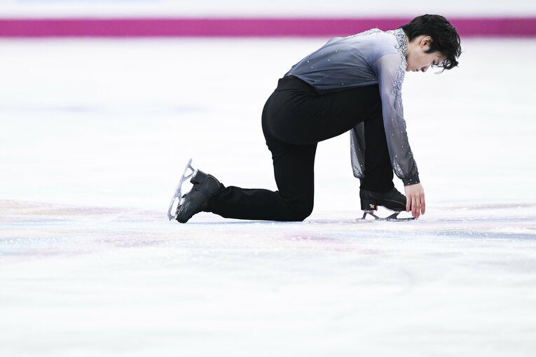 「昌磨のマジックを見せて！」世界王者・宇野昌磨を奮起させたランビエル・コーチの激励…300点超えに「スーパーエキサイティング」(23)