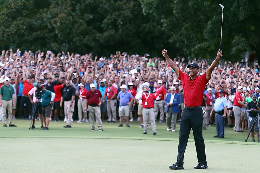 ウッズの優勝はすべての人の記憶に。5年分の期待と歓喜が詰まった1日。<Number Web> photograph by Getty Images