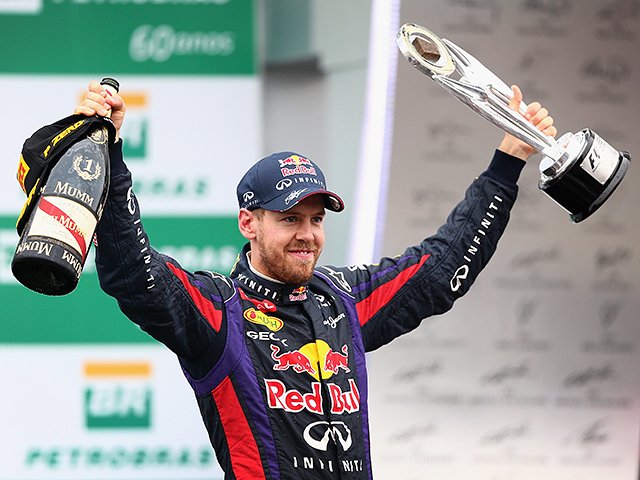 【極美品】2013年 レッドブル F1 チームライン ポロシャツ ベッテル4連覇 第11戦ベルギーGP「盤石のベッテルと、フェラーリ復活の兆し」【F1