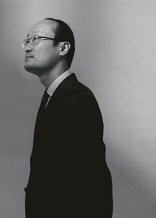 藤井聡太に名人位を奪われ、19年ぶりに無冠となった渡辺明の胸中に迫った