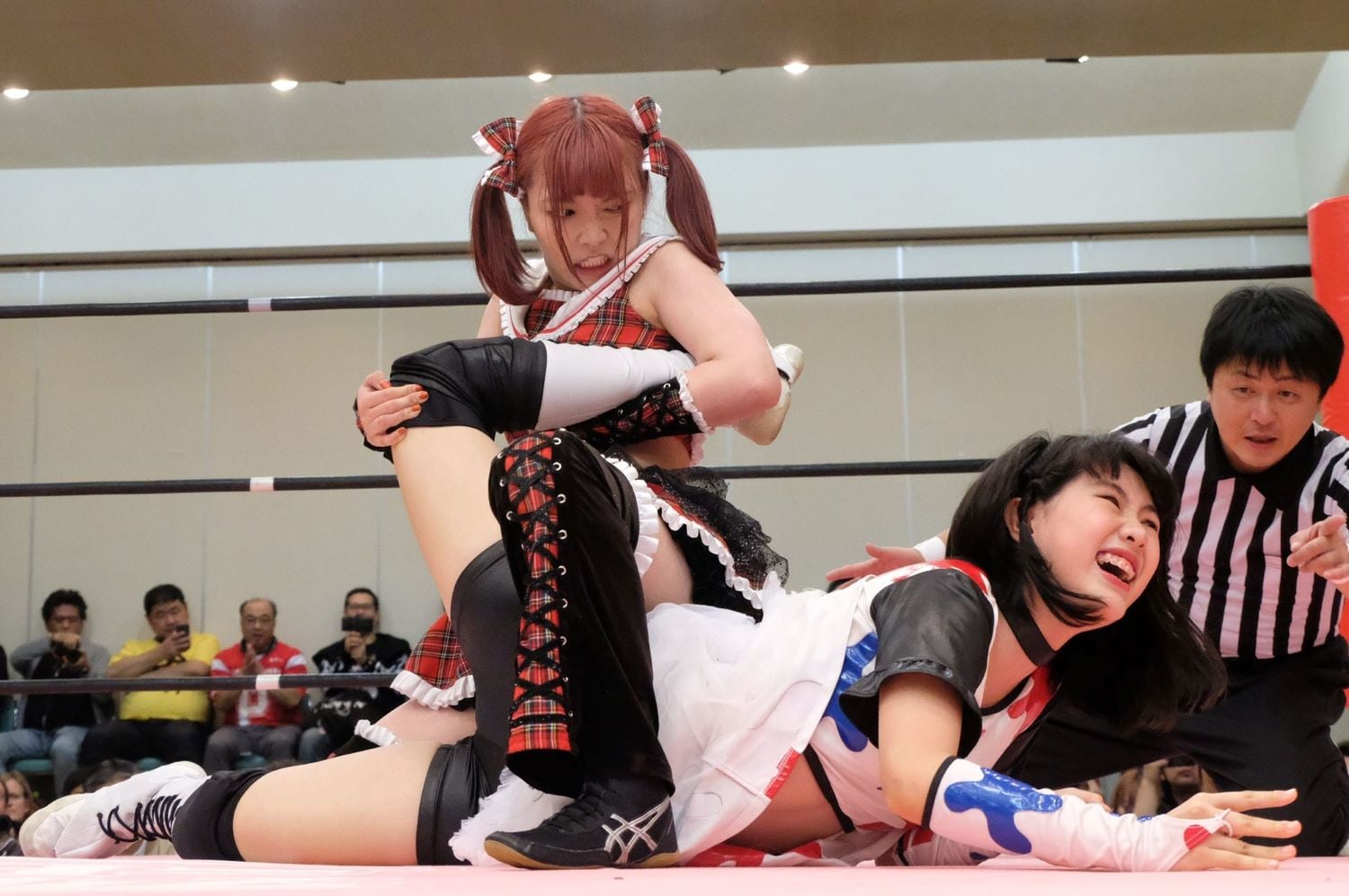 アイドルになった今でも、「メンバーと一緒に闘っている感じ」だという(写真はレスラー時代)