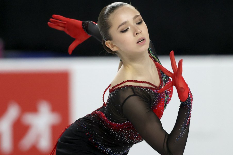 驚異の15歳ワリエワがスケートカナダで見せた“異次元”の演技「小さな身体を駆使して跳ぶだけの選手ではない」《歴代最高スコア》＜Number Web＞ photograph by Getty Images