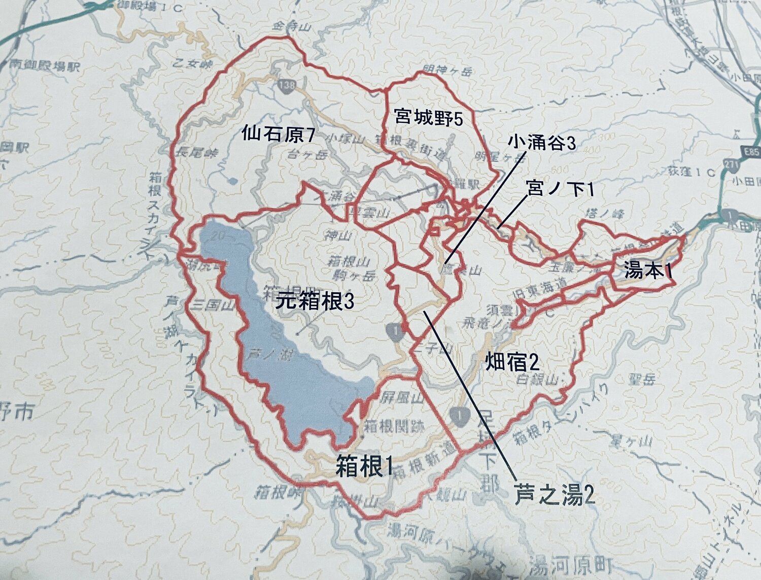 【参考資料】赤線内が近年箱根で熊の出没情報があったエリア。箱根駅伝「５区」のエリアでも複数の目撃情報がある（2015〜17、2021〜2025の大まかなデータ）提供・關教授