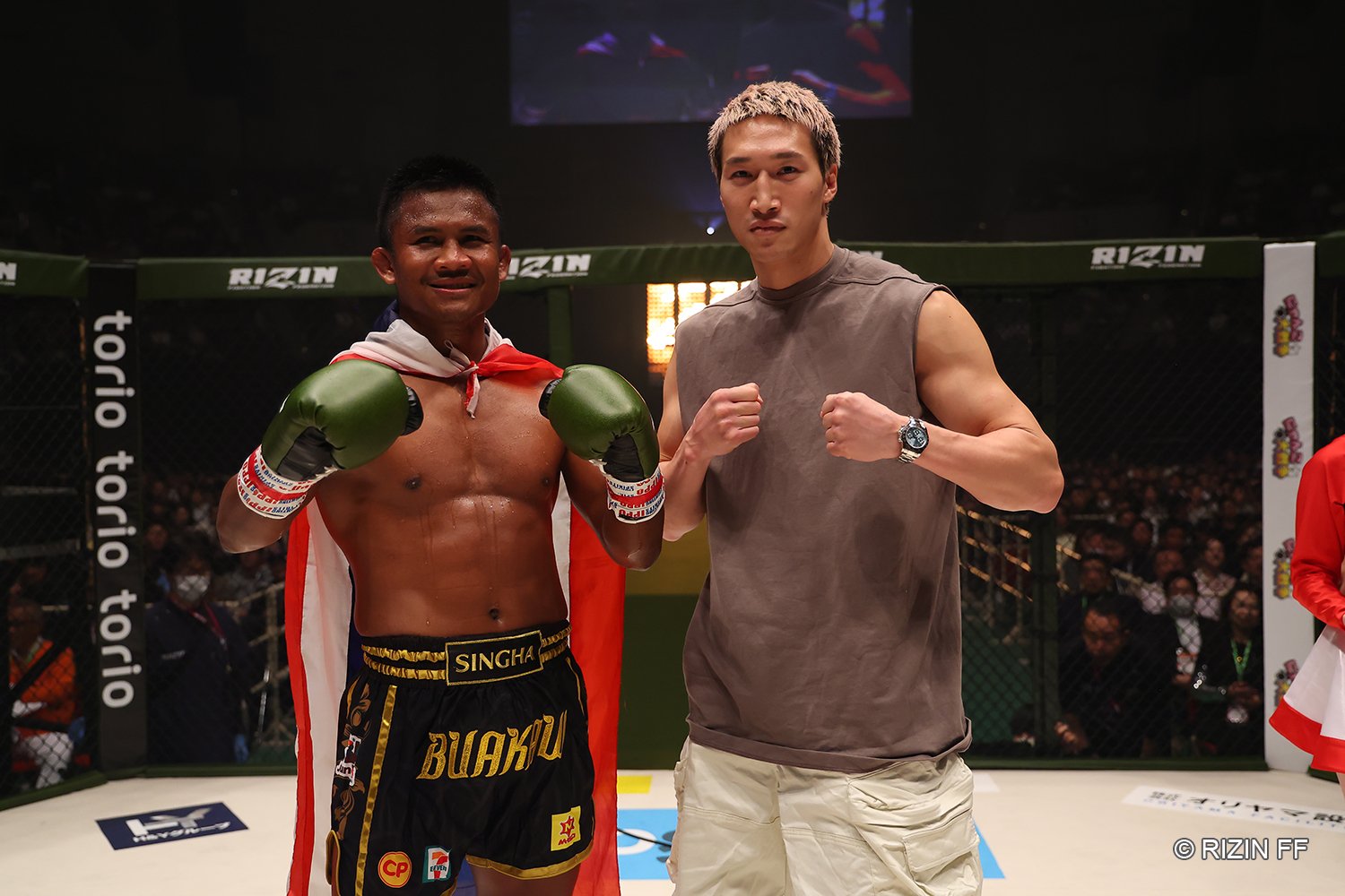 試合後、安保瑠輝也がリングインしてブアカーオとの再戦をアピールした　©RIZIN FF