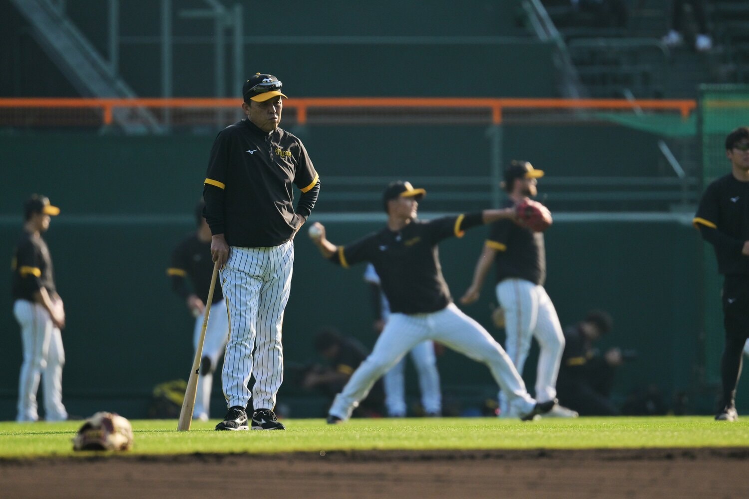 岡田采配の根底にあるのは「選手ファースト」の起用法だ　©︎Hideki Sugiyama