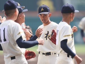 “170cm67kg”フィジカル重視の中で…異端のエースが甲子園優勝経験校を幻惑「2連続完投勝利してこそ」龍頭汰樹へ神村学園監督からの“注文”とは