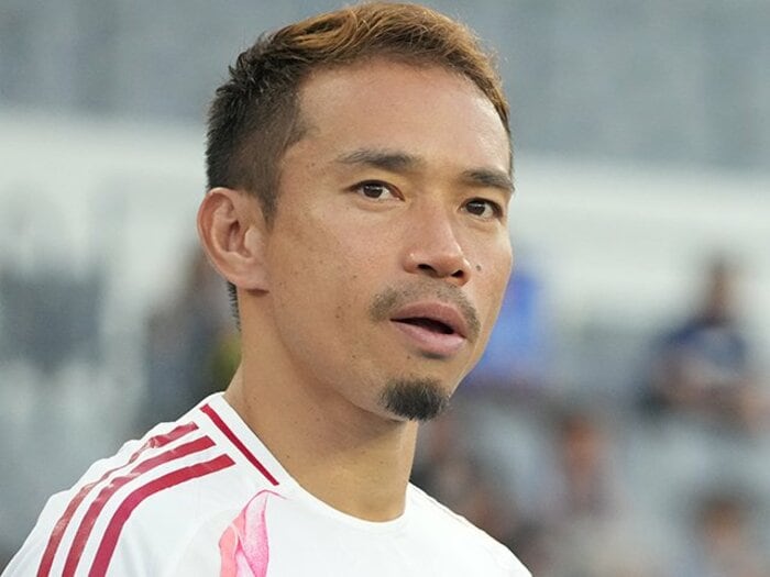 「ナガトモのピークは過ぎたが」E-1サッカー日本代表にトルシエが“愛の辛口”「W杯選出はせいぜい1、2人」「平静さを失い…まるでアマチュア」＜Number Web＞ photograph by Masashi Hara/Getty Images