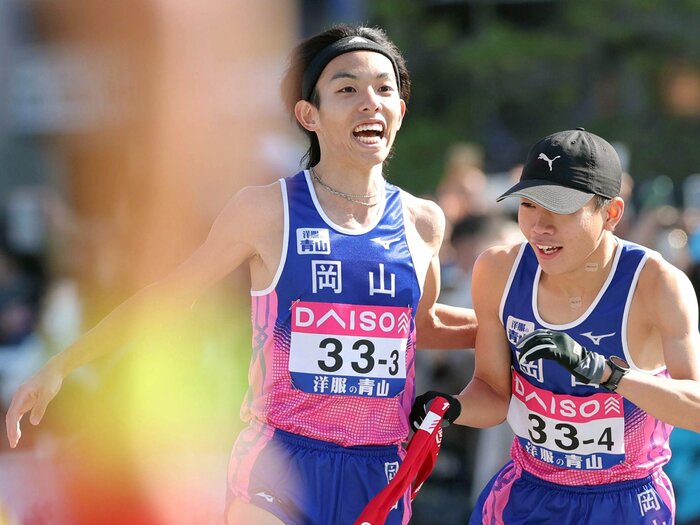 原晋監督も「スゴいなぁ、これは」マラソン狙う青学大勢…全国男子駅伝で笑顔のワケは？ 黒田朝日は「50％くらい」も同期ランナーは「一緒に走れて楽しかった」＜Number Web＞ photograph by AFLO