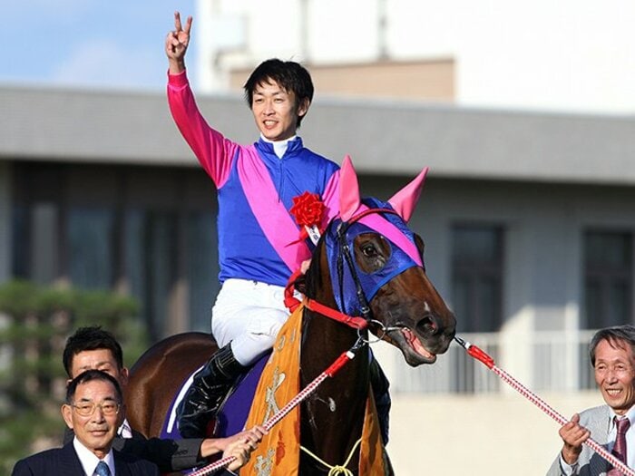 ジェンティルへの挑戦権をかけて。二冠マンボが挑むエリザベス女王杯。＜Number Web＞ photograph by Eiichi Yamane/AFLO