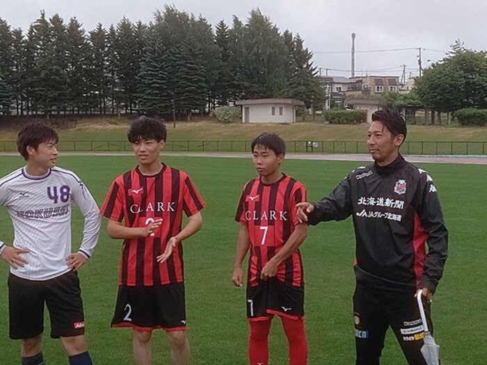 部員6人なのにコンサドーレと提携。クラーク高と伊藤壇の夢は3年でIH。＜Number Web＞ photograph by Shun Sato