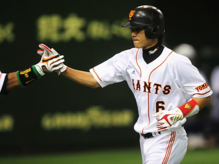 攻撃的2番打者・坂本勇人の誕生が、日本野球の既成概念を打ち砕く！＜Number Web＞ photograph by Naoya Sanuki