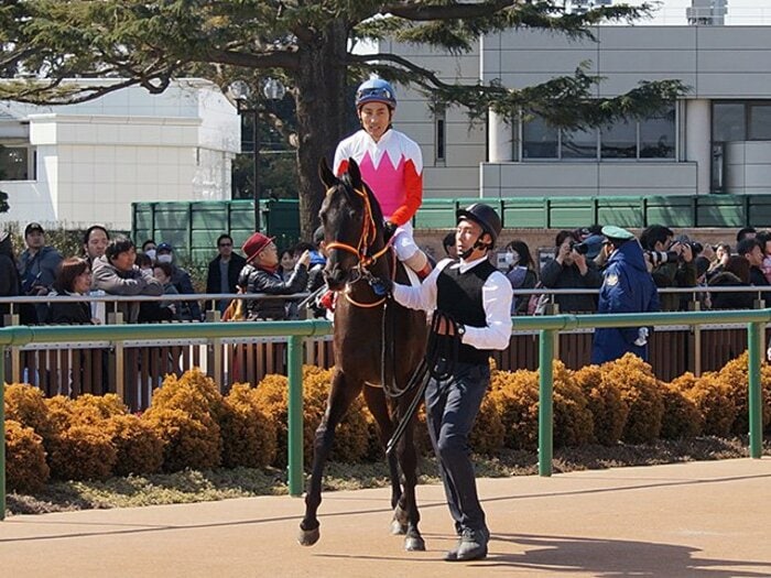 “東のユタカ”1年3カ月ぶり復帰と北村宏司の落馬。騎手が背負うもの。＜Number Web＞ photograph by Satoshi Hiramatsu