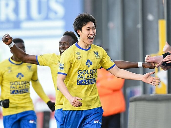 鎌田大地がポスト大迫になれる理由。ゼロトップ的ストライカーの可能性。＜Number Web＞ photograph by AFLO