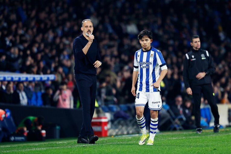 久保建英ケガの瞬間…じつは“バルサ選手もガク然”「9日間で3戦300分超→中4日スタメン」「昨日タケ、残念だったな」撮影カメラマンが見た全事実(18)