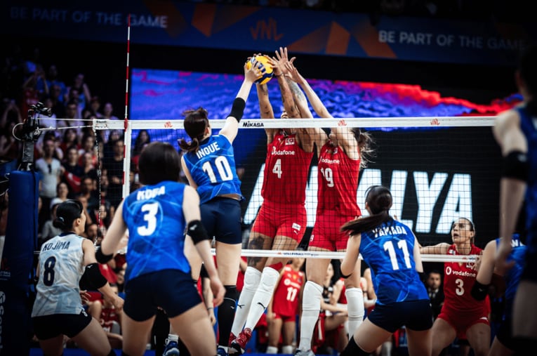 井上愛里沙（VNLトルコ戦）　©Volleyball World