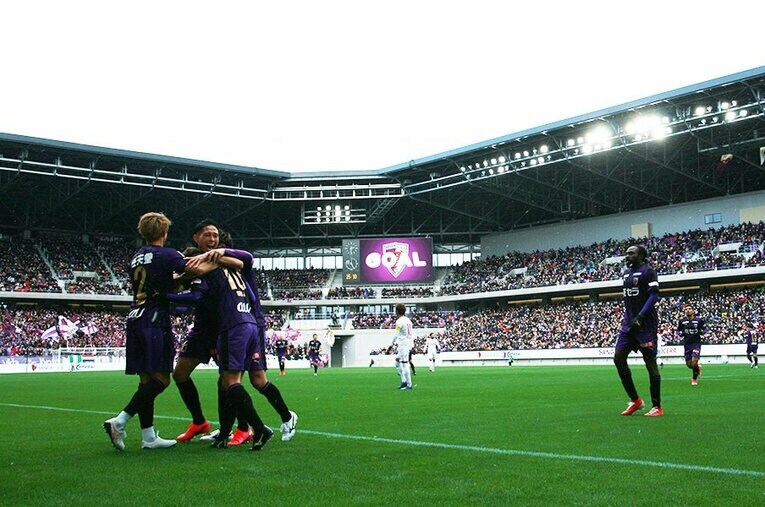 京都の盛り上がりを予感させる「サンガスタジアム by KYOCERA」。今季はどんな熱戦が繰り広げられるか。 ／ photograph by Satoshi Shigeno