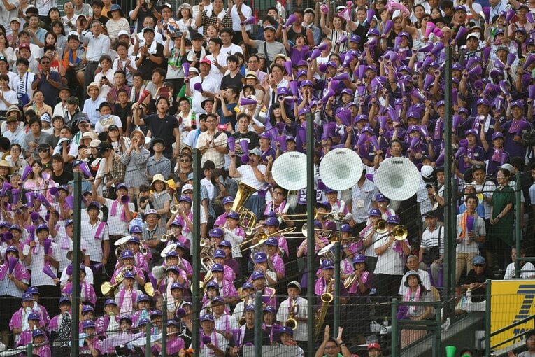 2018年夏の甲子園。金足農業のアルプス　©Hideki Sugiyama