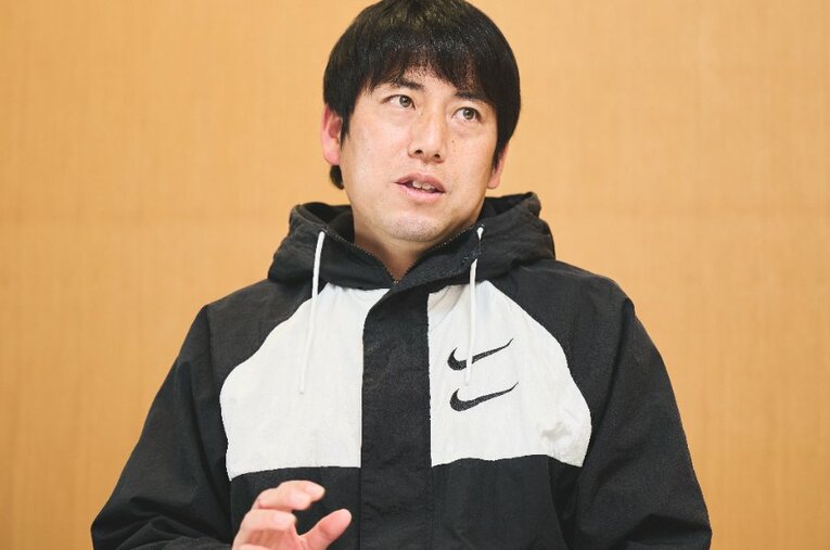 高校陸上の強豪・佐久長聖高校の高見澤勝監督に、厚底シューズの普及が与えた影響について聞いた ／ photograph by Yuki Suenaga