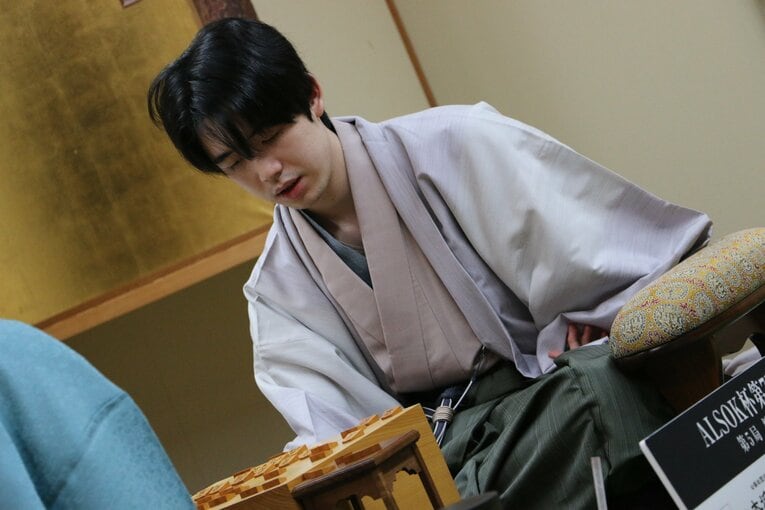 王将戦第5局、激選後の2人の様子（写真は右に続きます）　©Shintaro Okawa