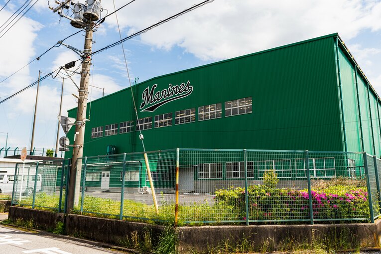 「え、ロッテって幕張じゃないの？」東北新幹線から見える“ナゾの野球場”…佐々木朗希も修行した二軍球場、最寄り駅はどこ？ 現地に行ってみた(12)