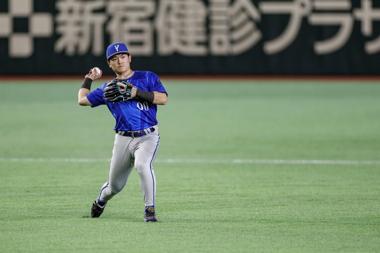 二塁、三塁、遊撃まですべてこなす林　©Kiichi Matsumoto