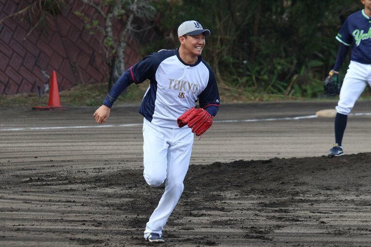 キャンプでの奥川　©Fumi Sawai