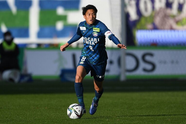 キャプテンの岩尾憲は攻守における徳島のキーマンだ