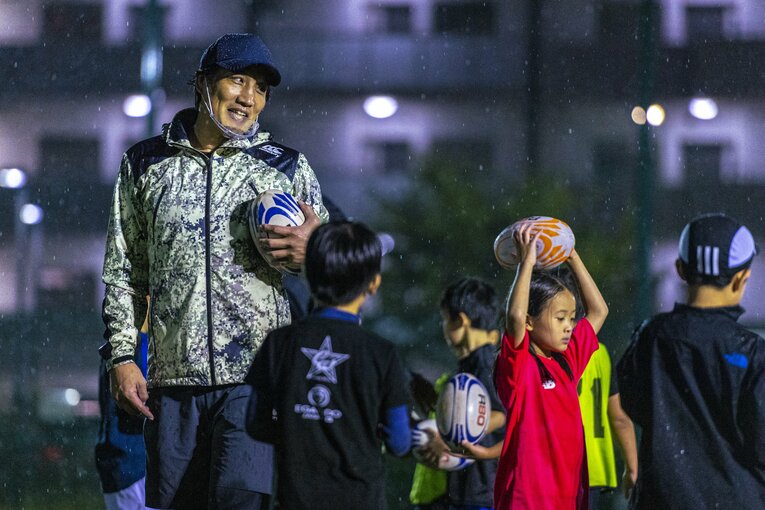 元ラグビー日本代表・齊藤祐也は今、何を？ アパレル業→LEDランプ事業を経て、豊島区で…(5)