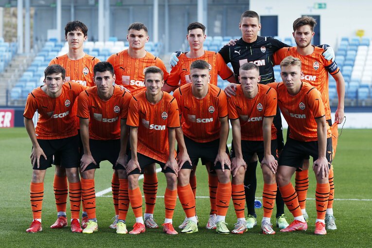 レアルの18歳日本人・中井卓大が「写真撮ってよー！」 無邪気さと表裏一体な《CLを含めた超シビアな競争》の舞台ウラ(6)