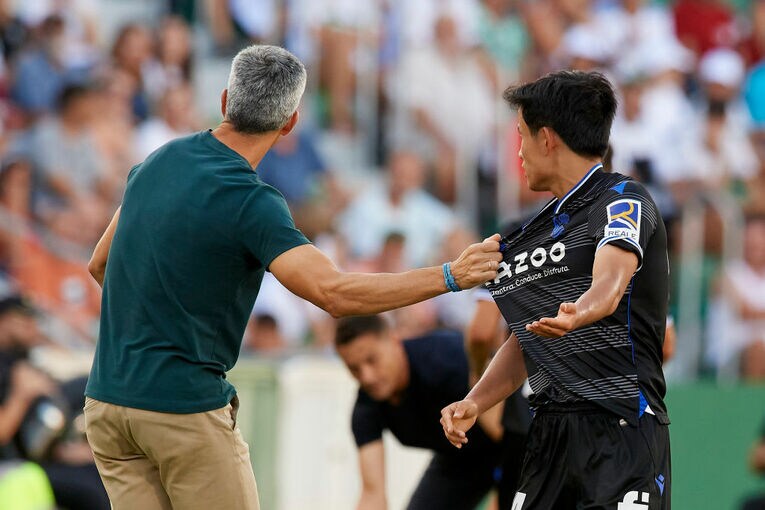 ソシエダ移籍当初のイマノル監督と久保　©Getty Images