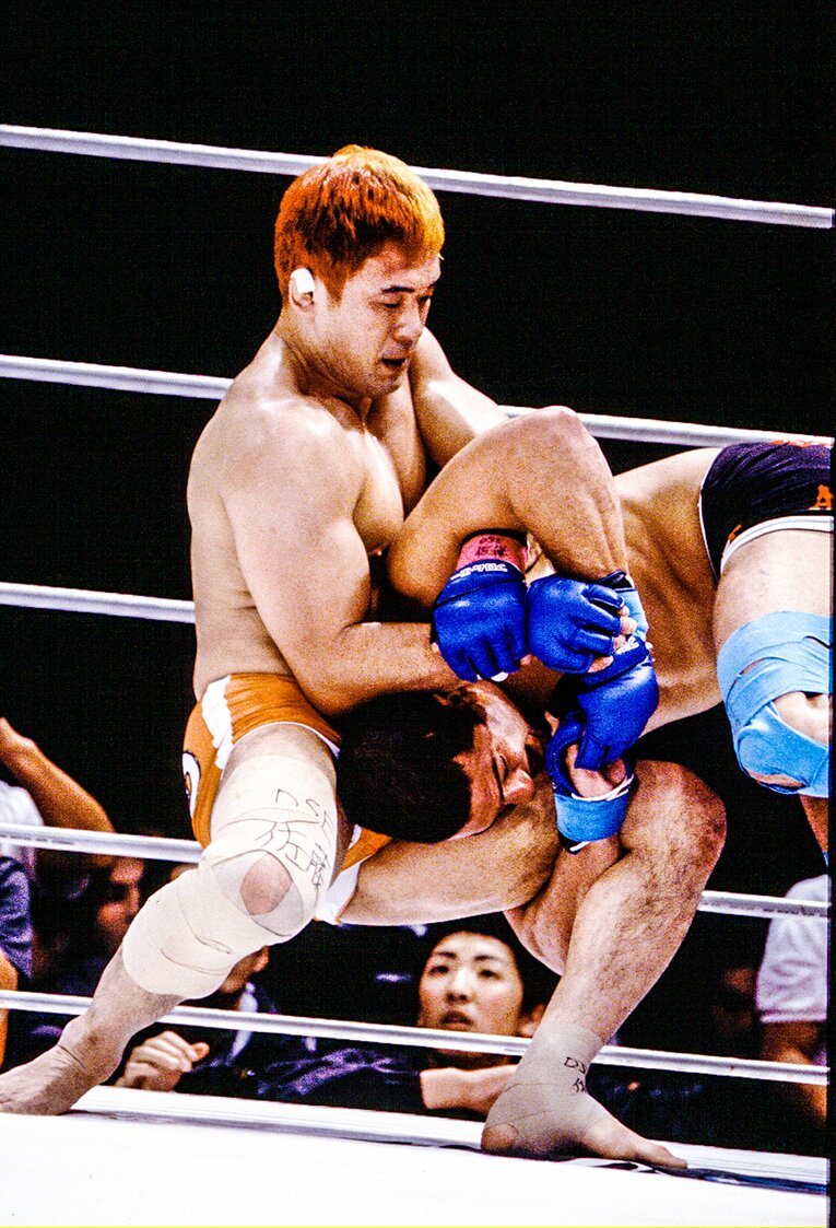 2000年12月、ハイアン・グレイシー戦での桜庭。対グレイシー戦は4連勝となり、「グレイシーハンター」という肩書きを不動のものとした