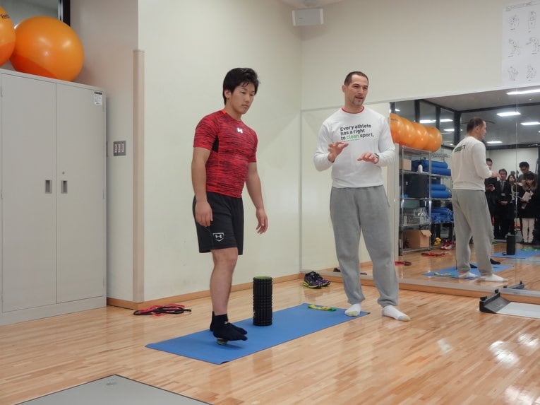 2017年1月、室伏広治氏とトレーニング　©︎Noriko Yonemushi