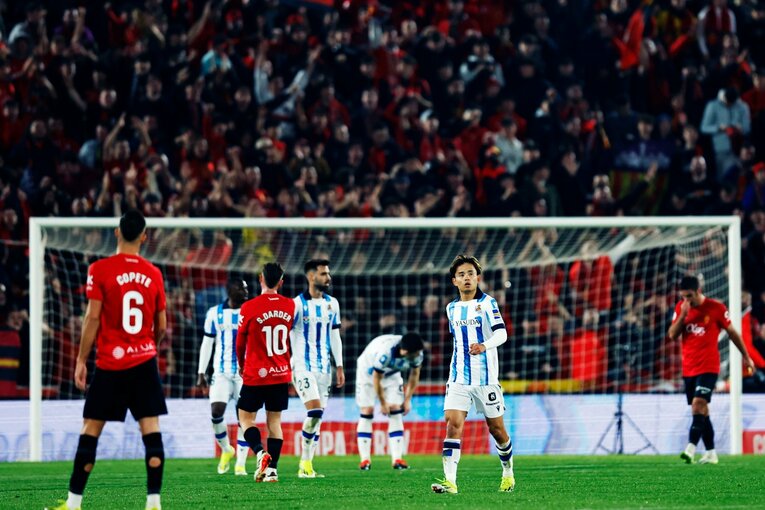 「みんなクボを気に入ってるんだ」傷心アジア杯から中2日スペイン復帰戦、久保建英は古巣の仲間に挨拶を…カメラマンが見た“気迫と品格”(6)