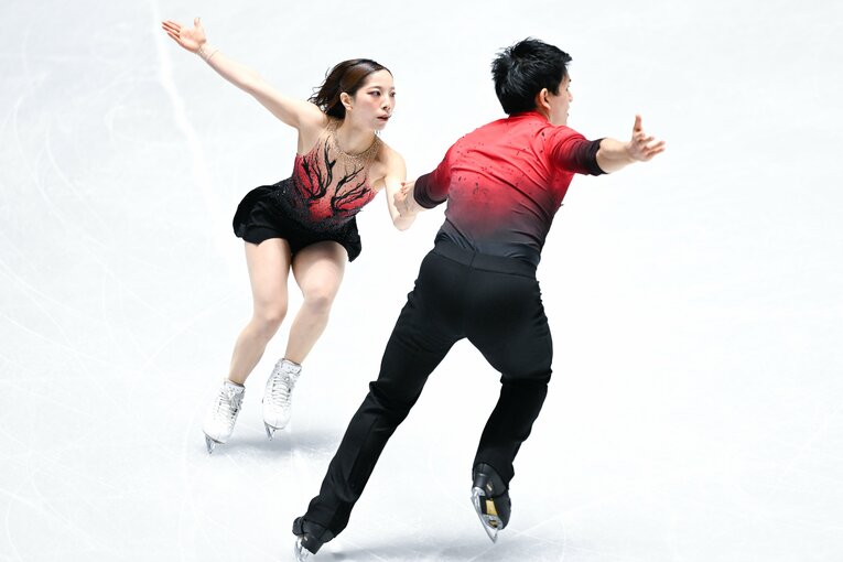 全日本選手権SP。三浦に左肩脱臼のアクシデントがあった【スワイプするとそのほかの写真もご覧になれます】　©Asami Enomoto