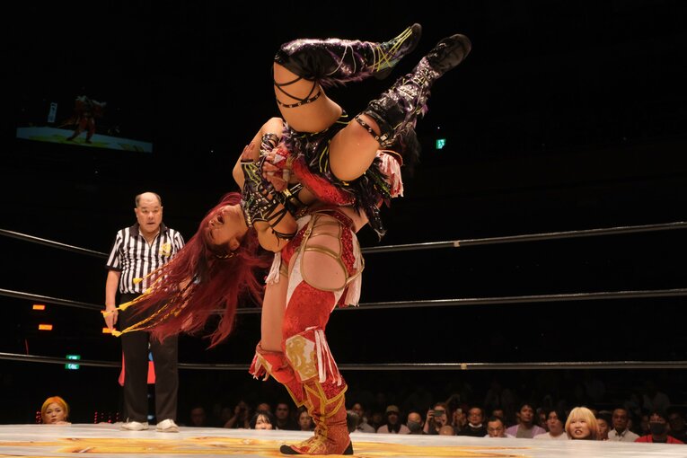 「日本スタイルも出し切った」イヨ・スカイが“WWEでは使えない大技”を…林下詩美が女子プロレス新団体で叶えた夢「今日は紫雷イオが見れた」(70)